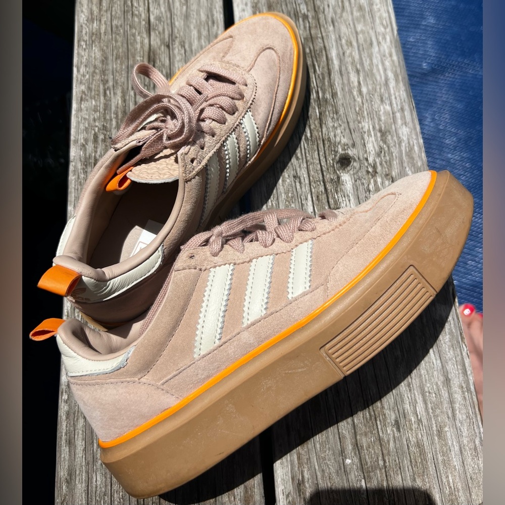 adidas Super Sleek 72 'Ash Pearl Gum' GX5165, Women’s size 6.